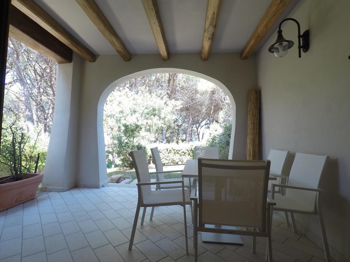 La Corte Degli Ulivi Appartamenti Cala Liberotto Exterior foto